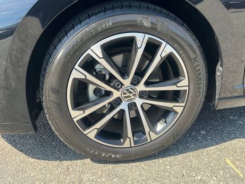 Used 2025 Volkswagen Jetta Sport FWD image 10