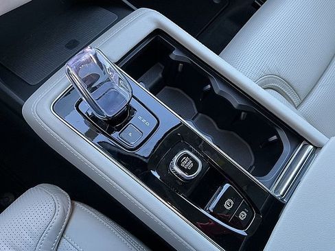 New 2026 Volvo XC90 B6 Ultra image 20