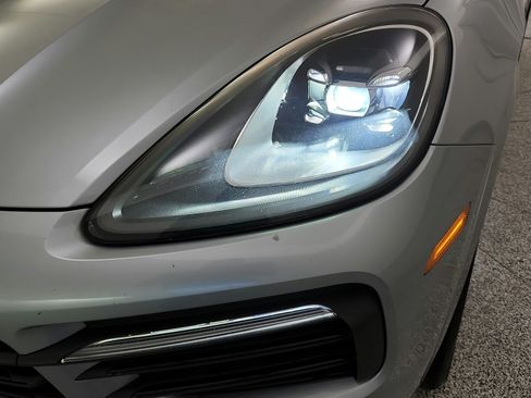 Used 2023 Porsche Cayenne Coupe AWD/4WD image 30