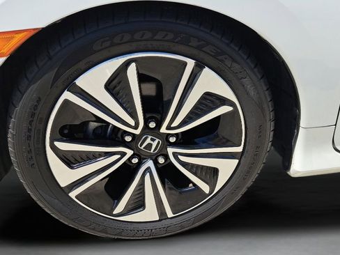 Used 2018 Honda Civic EX-T image 10