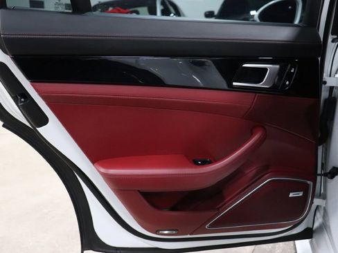 Used 2019 Porsche Panamera GTS image 13