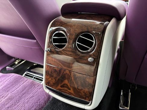Used 2019 Rolls-Royce Phantom Sedan image 34