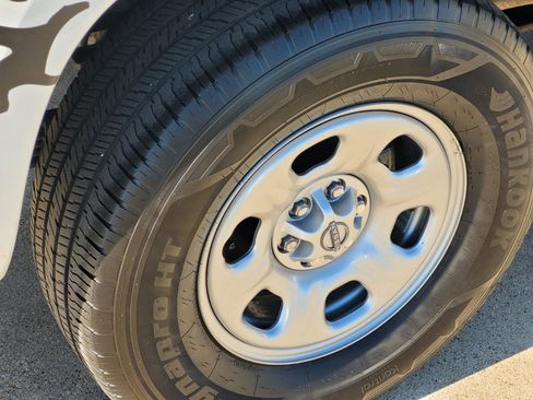 Used 2024 Nissan Frontier S w/ S Utility Package image 7