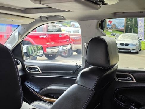 Used 2019 GMC Yukon Denali w/ Denali Ultimate Package RWD image 12