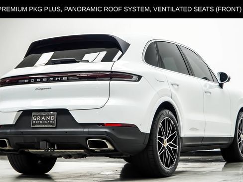 Used 2024 Porsche Cayenne AWD/4WD image 17