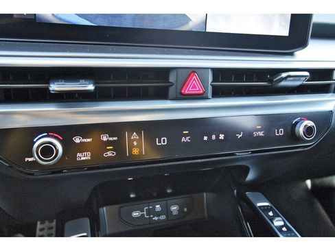Used 2025 Kia Sorento SX FWD image 29