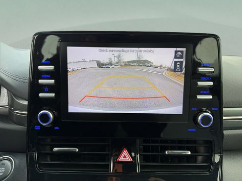 Used 2022 Hyundai Ioniq SE image 10