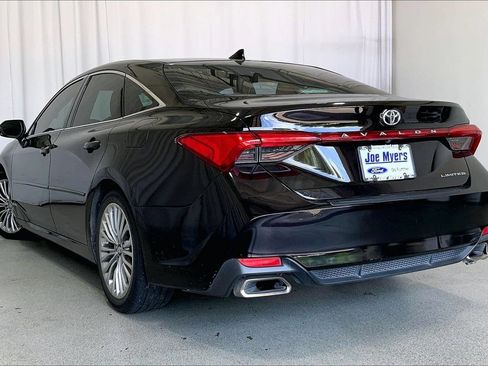 Used 2020 Toyota Avalon Limited FWD image 5