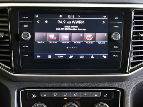 Used 2022 Volkswagen Atlas Cross Sport SE w/ Panoramic Sunroof Package image 16