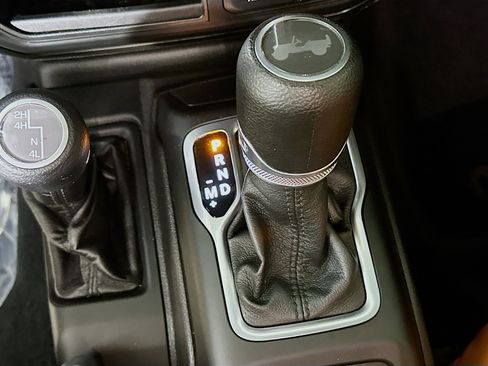 Used 2022 Jeep Wrangler Unlimited Sport image 25