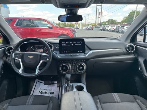Used 2025 Chevrolet Blazer LT image 11