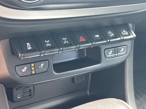 Used 2019 Chevrolet Colorado ZR2 w/ ZR2 Midnight Special Edition AWD/4WD image 33