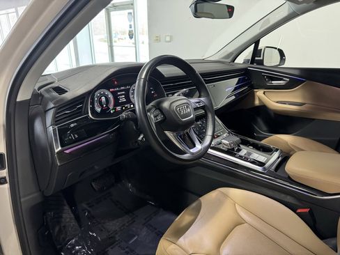 Used 2024 Audi Q7 3.0T Prestige image 12
