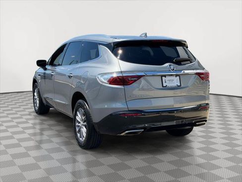 Used 2024 Buick Enclave Essence AWD/4WD image 5