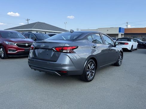Used 2021 Nissan Versa SV FWD image 6