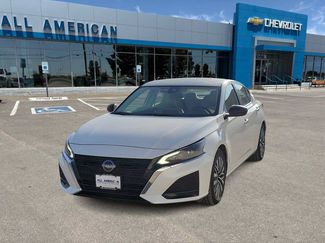 Used 2025 Nissan Altima 2.5 SV FWD video 1