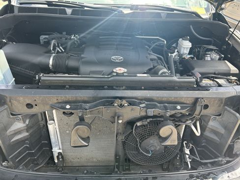 Used 2020 Toyota Sequoia Limited w/ Safety & Convenience Package AWD/4WD image 12