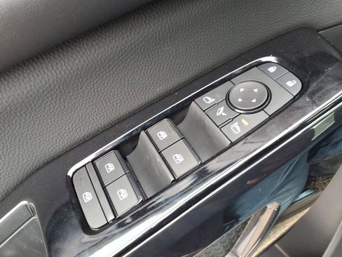 New 2026 Nissan Pathfinder Platinum image 17