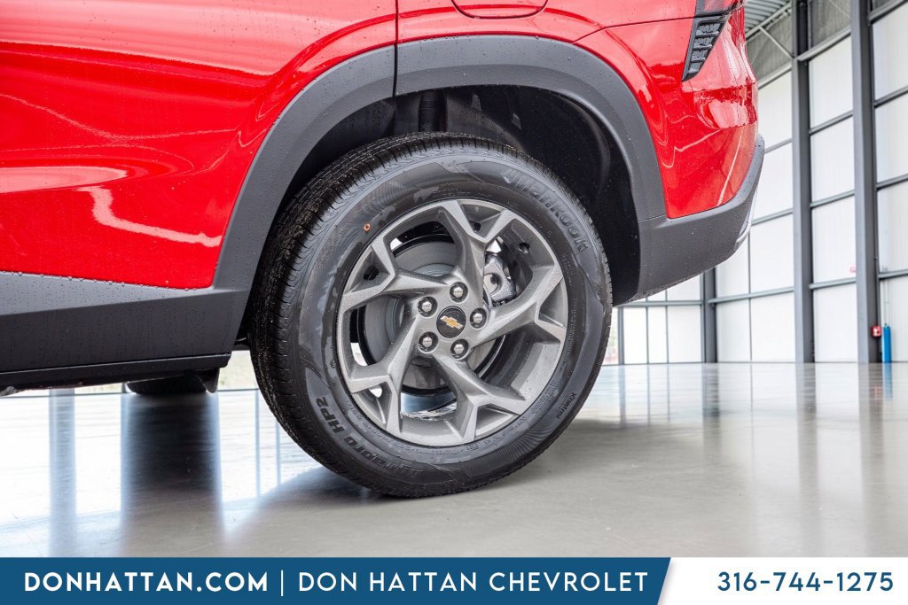 New 2026 Chevrolet Trax LT w/ LT Convenience Package FWD image 36