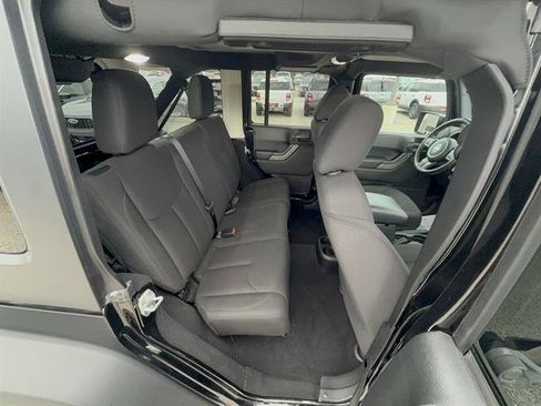 Used 2018 Jeep Wrangler Unlimited Sport image 21