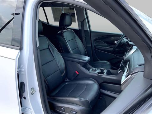 Used 2023 GMC Terrain SLT w/ Elevation Edition FWD image 9