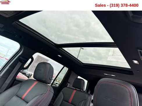 Used 2024 Chevrolet Traverse RS AWD/4WD image 18