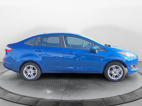 Used 2019 Ford Fiesta SE image 6