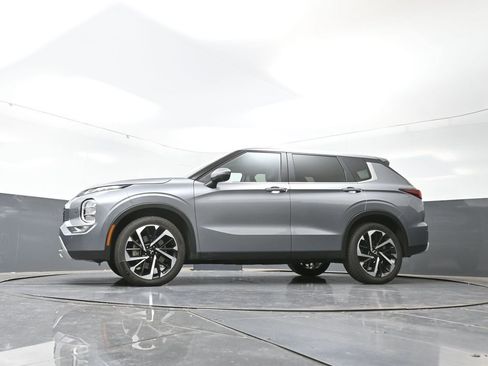 Used 2024 Mitsubishi Outlander SE image 54