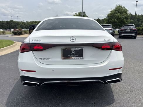 Used 2025 Mercedes-Benz E 350 4MATIC Sedan image 4