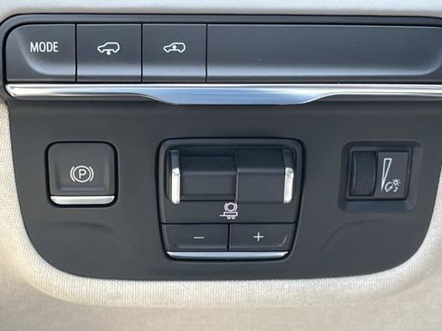 Used 2022 Cadillac Escalade ESV Sport Platinum RWD image 30