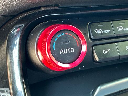 Used 2019 Kia Stinger GT2 RWD image 32
