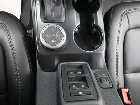 New 2025 Ford Bronco Badlands image 14