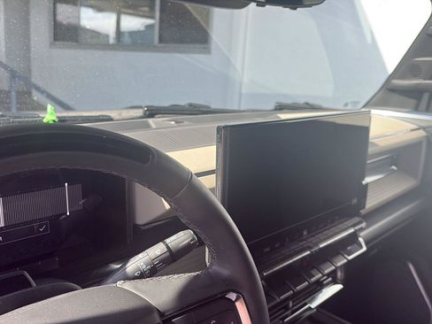 Used 2026 GMC Hummer EV SUV AWD/4WD image 8