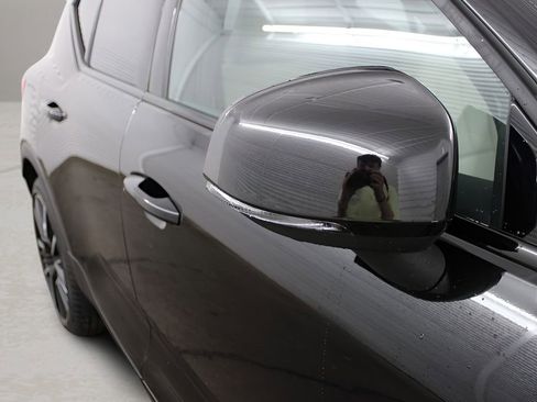 New 2026 Volvo XC40 B5 Ultra w/ Protection Package Premier image 21