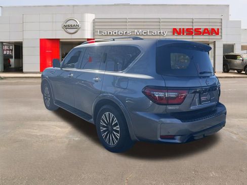 Used 2024 Nissan Armada SL w/ Midnight Edition Package image 4
