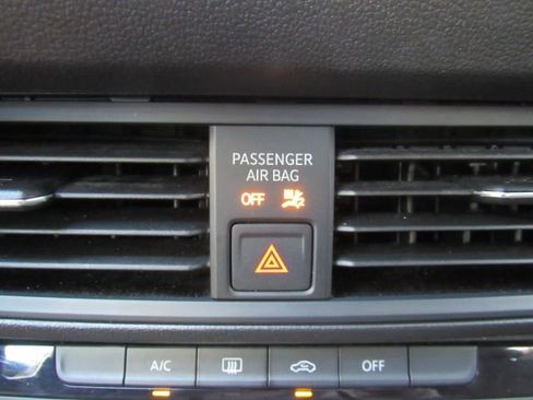 Used 2023 Volkswagen Jetta Sport image 40