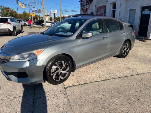 Used 2016 Honda Accord LX image 3