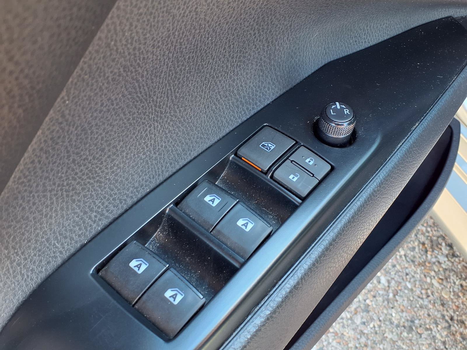Used 2020 Toyota Camry LE FWD image 15