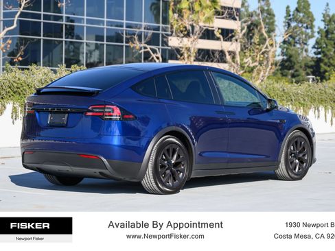 Used 2024 Tesla Model X image 3