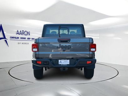 New 2026 Jeep Gladiator Sport