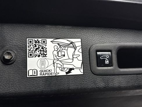 Used 2022 Toyota Sienna XLE image 31