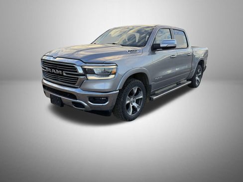 Used 2019 RAM 1500 Laramie AWD/4WD image 4