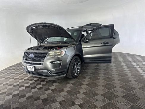 Used 2018 Ford Explorer Sport w/ Equipment Group 401A AWD/4WD image 12