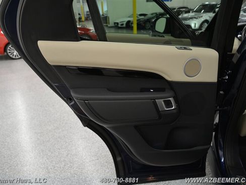 Used 2022 Land Rover Discovery S image 44