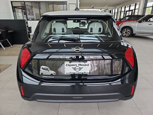 Certified 2025 MINI Cooper 2-Door Hardtop image 9