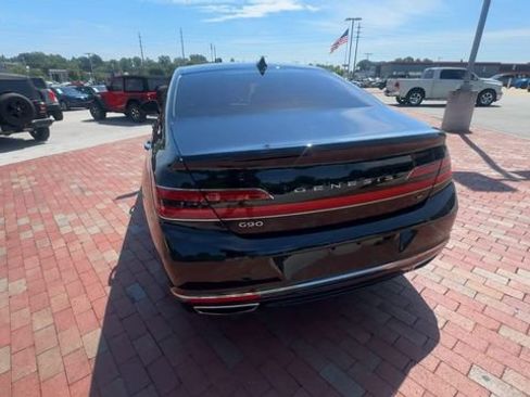 Used 2021 Genesis G90 5.0 Ultimate RWD image 9