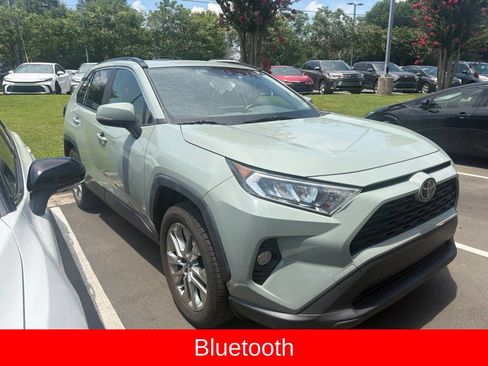 Used 2020 Toyota RAV4 XLE Premium FWD image 2