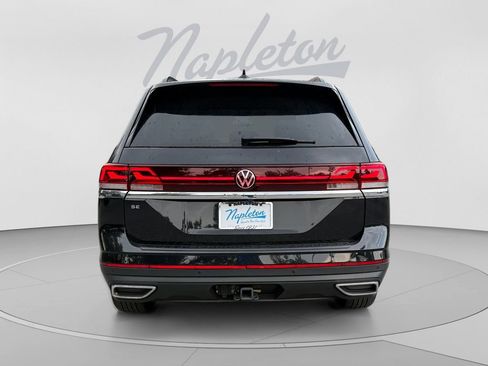 Used 2025 Volkswagen Atlas SE FWD image 4