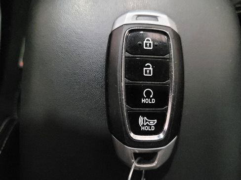 Used 2024 Hyundai Venue SEL FWD image 32