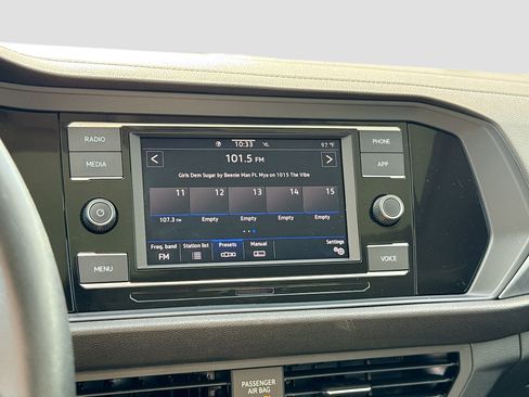 Used 2023 Volkswagen Jetta SE FWD image 28